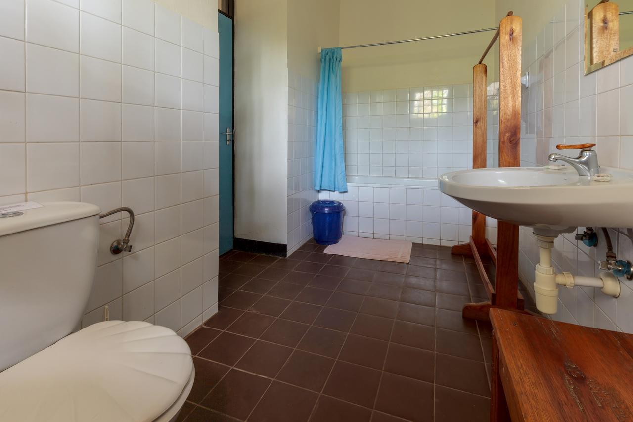 Travellers Rest Hotel Kisoro Exterior photo