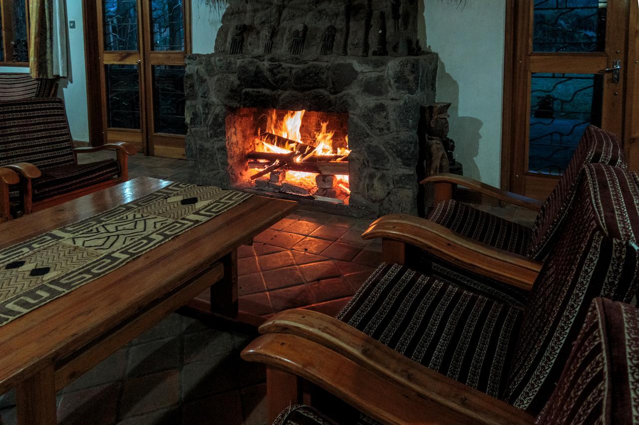 Travellers Rest Hotel Kisoro Exterior photo