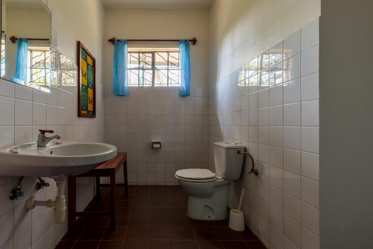 Travellers Rest Hotel Kisoro Exterior photo