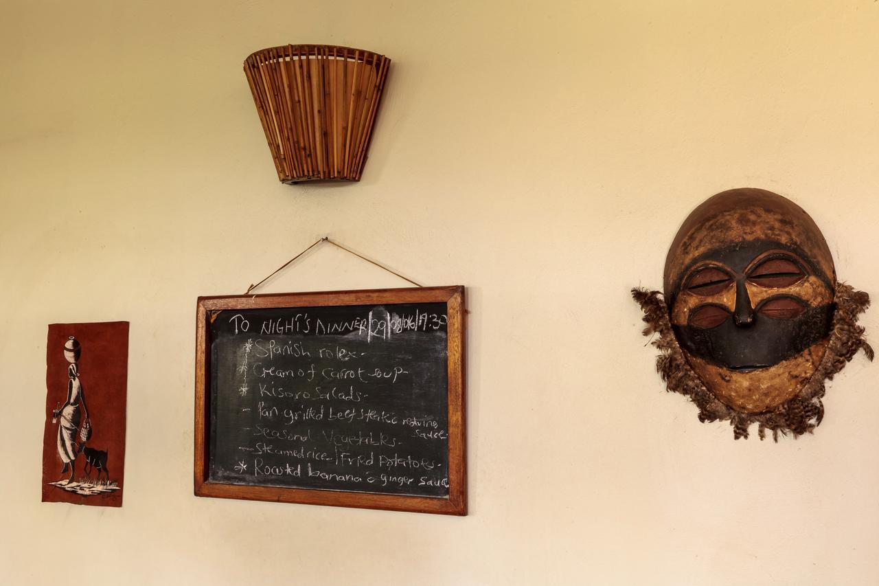 Travellers Rest Hotel Kisoro Exterior photo